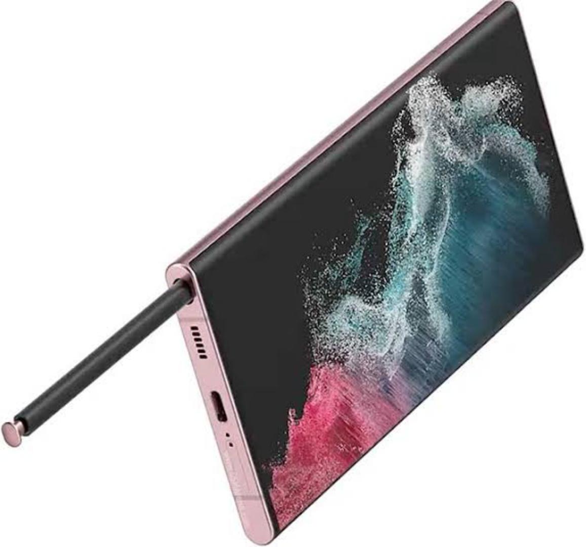 Samsung Galaxy S22 Ultra 5G features and specifications in Kenya

RAM: 12GB

Internal Storage: 256GB, 512GB

Battery: 5000 mAh

Main camera: 108MP + 12MP + 10MP + 10MP

Front camera: 40 MP

Display: 6
