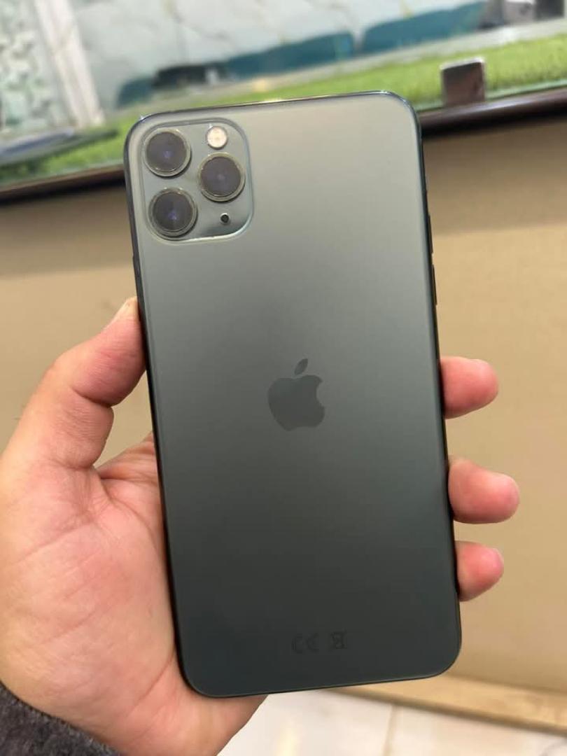 iPhone 13 Pro Max Refurbished is powered by the new Apple A16 Bionic processor Display: 6.7" LTPO Super Retina XDR OLED
Memory: 256GB + 6GB RAM Chip: A16 Bionic chip Pro 12MP camera  Wireless charging