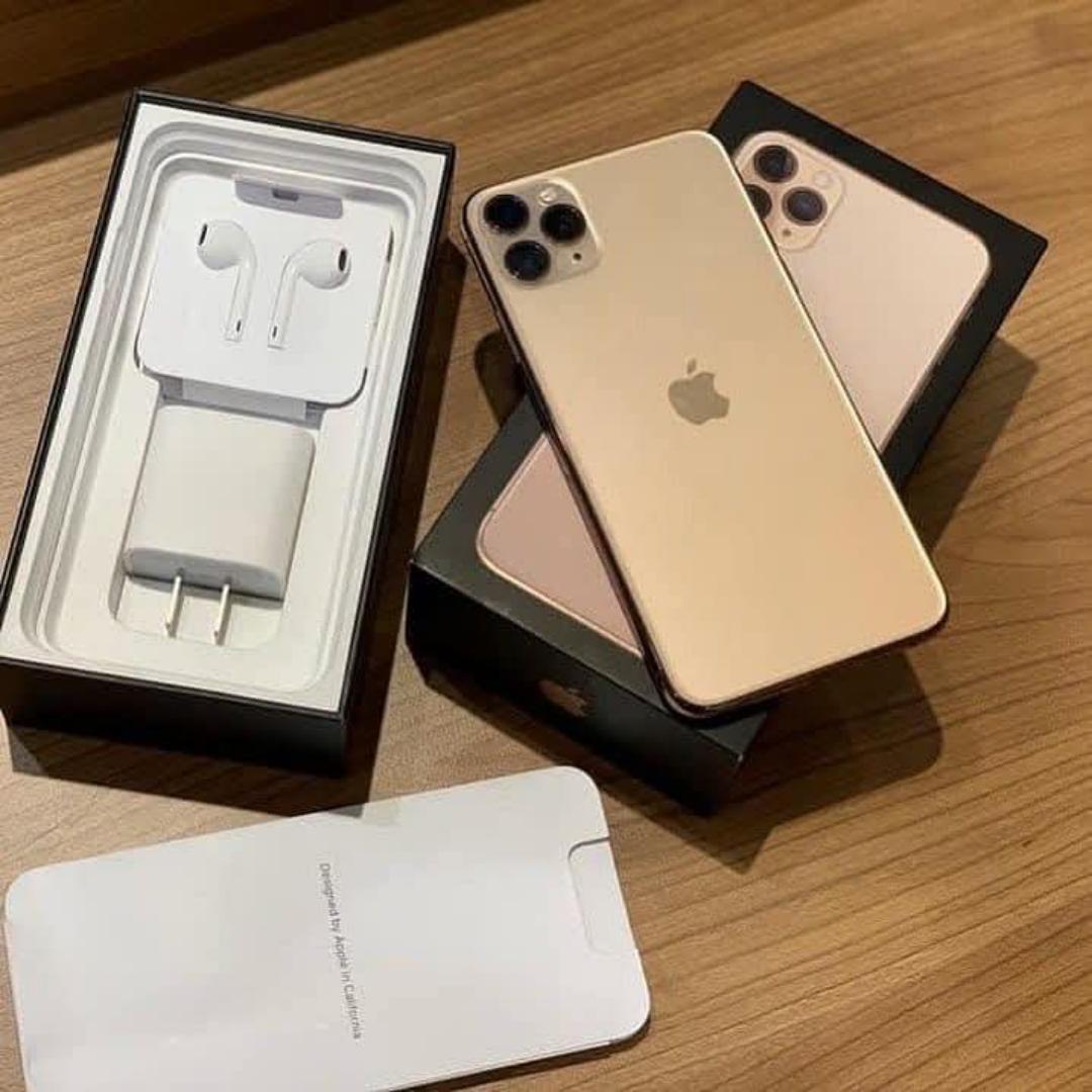 iPhone 13 Pro Max Refurbished is powered by the new Apple A16 Bionic processor Display: 6.7" LTPO Super Retina XDR OLED
Memory: 256GB + 6GB RAM Chip: A16 Bionic chip Pro 12MP camera  Wireless charging
