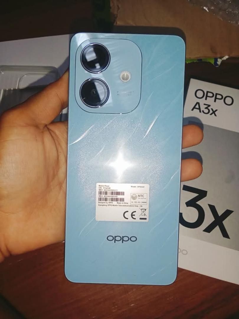 Black Friday BRAND NEW Oppo A3X deals 🤝💯,IPS LCD DISPLAY 6.67" INCHES,(128 GB ROM +4GB RAM)5100MAH,90HZ,ANDROID 14  COMES WITH FREE GIFTS (wireless earbuds ) FOR YOU comes with a 120 Hz refresh rate