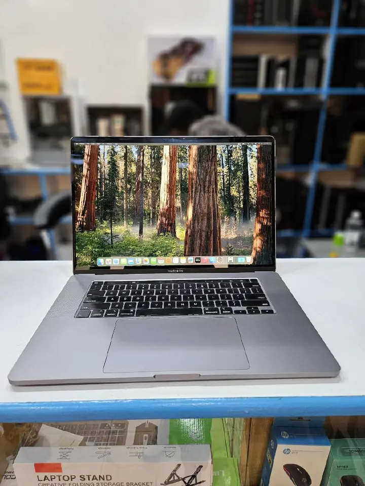 Apple MacBook Pro 2015 Intel Core i5 with processor clock speed @ 2.7GHz 16GB RAM 256GB SSD 13.3" Retina Display WiFi Bluetooth Webcam A1502 MF839LL/A Early 2015 Ex Uk 6 Months Warranty Grade A Silver