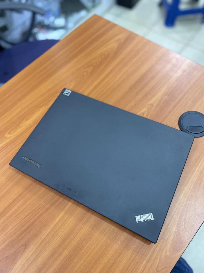 Lenovo Thinkpad x280 core i5 8th generation 8 GB RAM 256GB SSD, 14.0 Inches ultraportable business laptop, HD camera, USB Type c, USB and HDMI