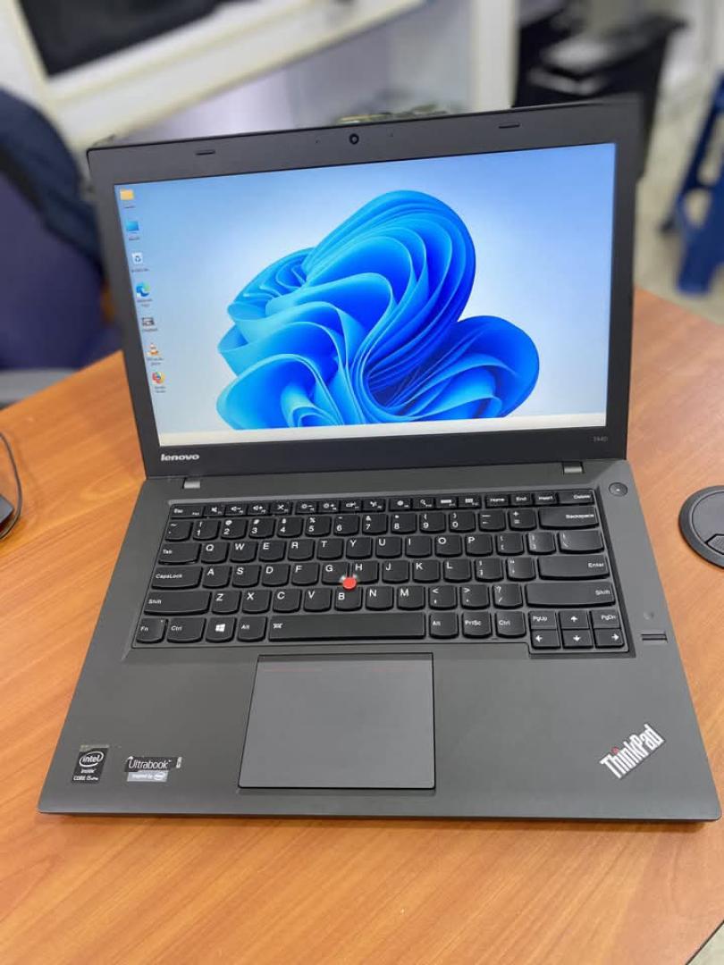 Lenovo Thinkpad x280 core i5 8th generation 8 GB RAM 256GB SSD, 14.0 Inches ultraportable business laptop, HD camera, USB Type c, USB and HDMI