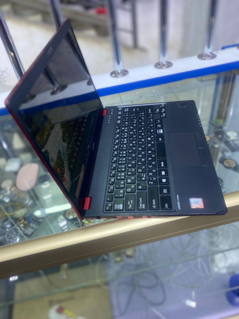 Fujitsu Lifebook U939/B – REFURBISHED – Intel Core i5-8365U, 8GB RAM, 256GB SSD, 13.3” FHD, Windows 10, activated os, Lightweight Business Laptop
