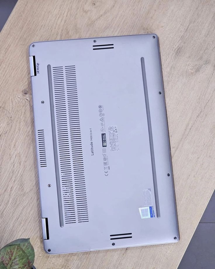 Dell Latitude 7400 x360 Notebook 8th Gen Intel Core i7-8350U 16GB DDR4 RAM 256 GB SSD 14" Touchscreen Bluetooth Webcam WiFi Integrated Intel UHD 620 Certified Ex Uk 6 Months Warranty        .