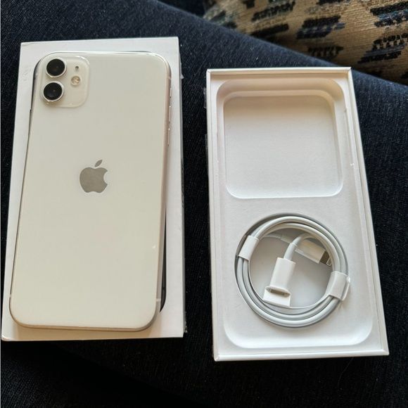 Apple iPhone 11 256GB 4GB RAM 4G LTE Face ID Dual 12 MP Camera 6.1" Liquid Retina IPS LCD 3046mAh Battery Certified Refurbished Pre-Owned Abroad 3 Months Warranty Boxed                               .