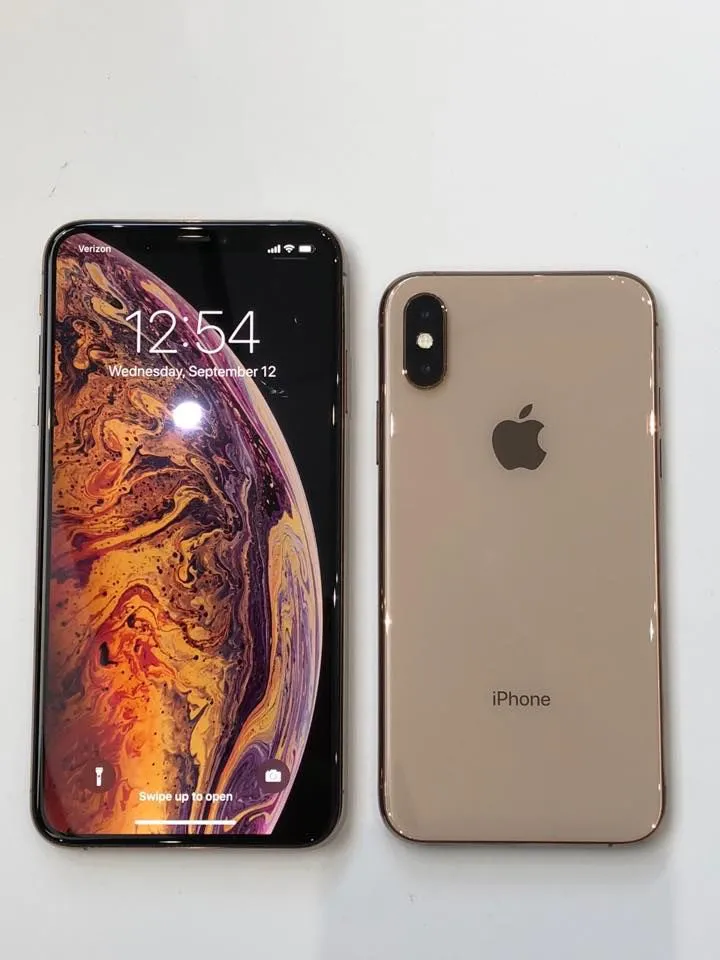 Apple iPhone XS 256GB 4GB RAM 5.8" Super Retina OLED Display Nano-SIM eSIM iOS 12 Dual 12 MP Camera 2658mAh Battery Pre-Owned Abroad 6 Months Warranty Kit Only                            .           .