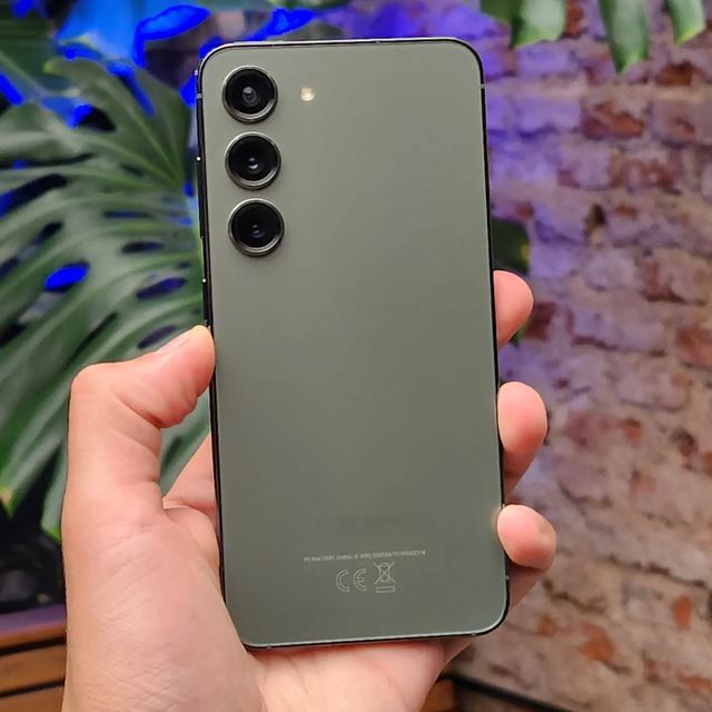 ON OFFER! NEW SAMSUNG GALAXY S23 PLUS 5G DISPLAY:6.6-INCH DYNAMIC AMOLED, QHD+ EDGE SCREEN, 500PPI, 120HZ ADAPTIVE REFRESH RATE THE DEVICE SAMSUNG GALAXY S23 PLUS CLEAN 120HZ DYNAMIC AMOLED 2X DISPLAY
