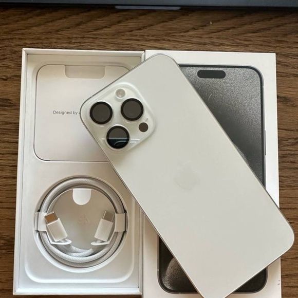 (EX-UK) Apple iPhone 15 Pro Max 512GB 8GB RAM 6.7" LTPO Super Retina XDR OLED , 120HZ  Always-On Display 48MP Triple Camera,Nano-sim +esim, A17 Pro Chip iOS 26, apple A17 4441mAh Battery USB Type-C
