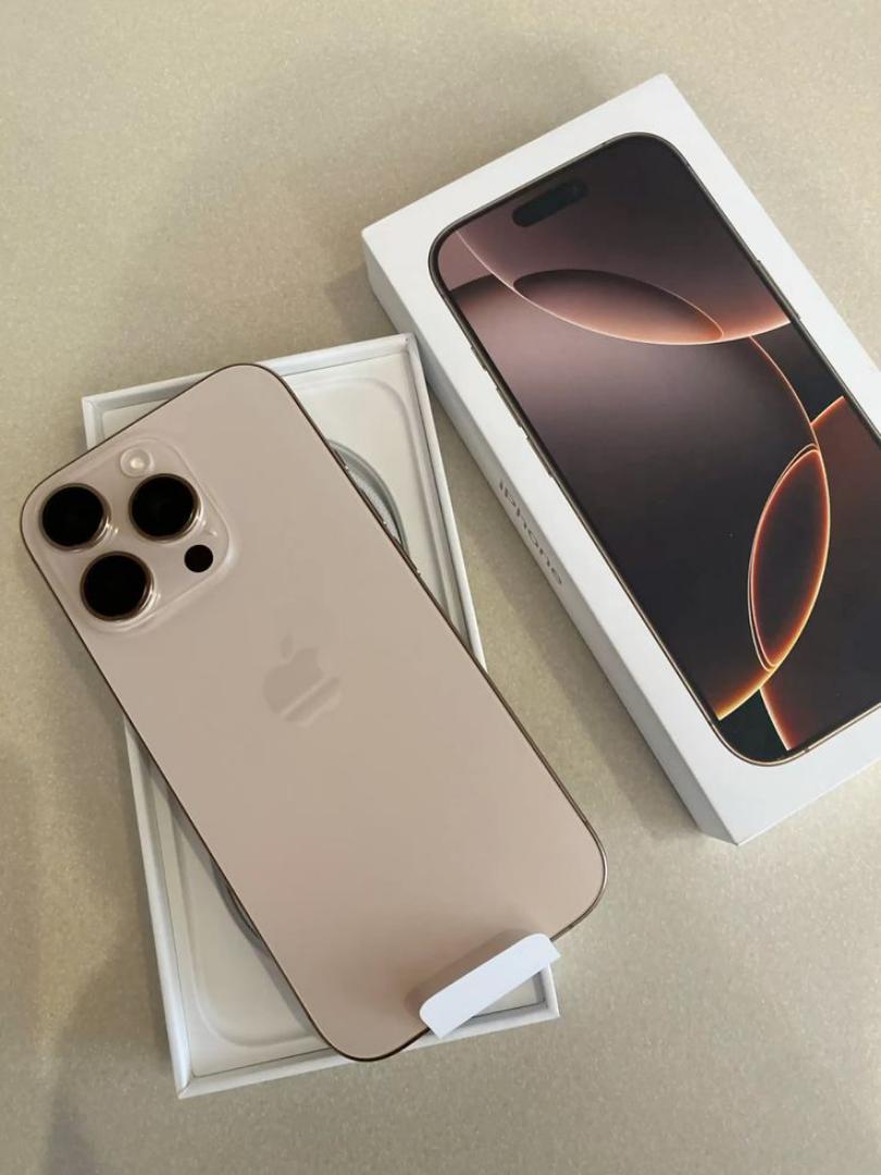 Apple iPhone 16 Pro Max 256GB 8GB RAM 6.9″ Super Retina XDR OLED Always-On Display A18 Pro chip with 6-core GPU Apple Intelligence 48MP Triple Pro Camera System                                       .