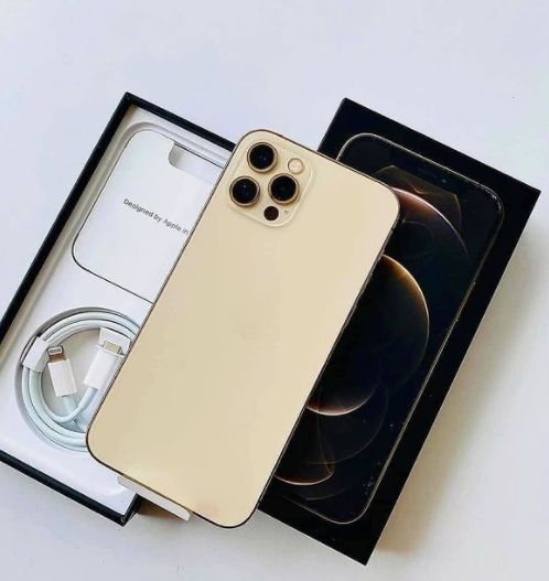 New IPHONE 12 PRO MAX IN GOLD WITH 256GB OF STORAGE. A 6.7-INCH SUPER RETINA XDR DISPLAY A PERFECTLY WORKING FACE ID AND TRUETONE ENABLED 90% BATTERY CAPACITY iPhone 12 Pro Max comes with fast charger