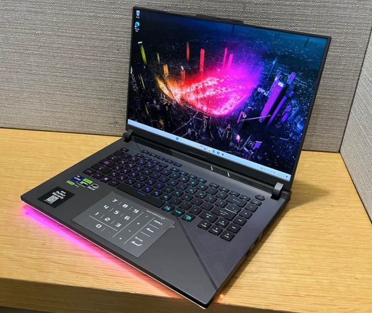 ASUS ROG Strix Scar 16 (2024) 16 G634JZ-N4034W 13th Gen Intel Core i9-13980H 16" QHD+ Anti-glare Display 240Hz 32GB DDR5 RAM 1TB PCIe 4.0 NVMe M.2 Performance SSD 8GB GDDR6 NVIDIA GeForce RTX 4060 Lap