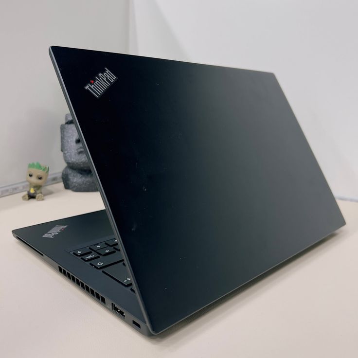 Lenovo ThinkPad X280 Intel Core i5-8350U Quad-Core 8GB RAM 256GB SSD 12.5" FHD IPS Display touch screen Intel UHD Graphics 620 Certified Ex Uk 6 Months Warranty                                       .