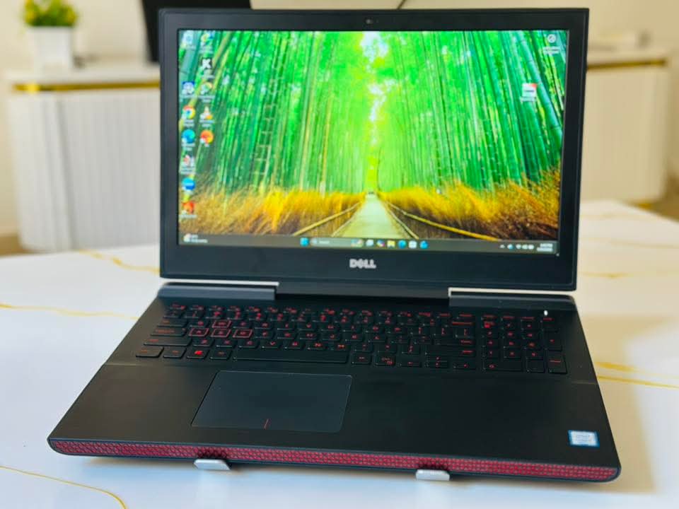 Dell Inspiron 15 7000 Gaming intel Core i7 7700 @2.81 GHz 7th Generation (4 Cores; 8 + 4GB NVIDIA  Touchscreen Bluetooth Webcam WiFi Integrated Intel UHD 620 Certified Ex Uk 6 Months Warranty        .