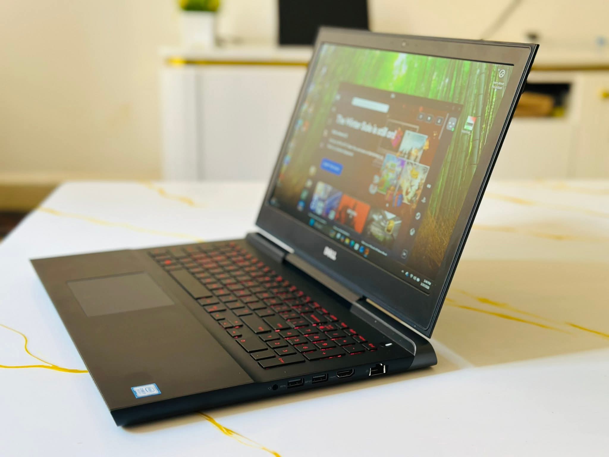 Dell Inspiron 15 7000 Gaming intel Core i7 7700 @2.81 GHz 7th Generation (4 Cores; 8 + 4GB NVIDIA  Touchscreen Bluetooth Webcam WiFi Integrated Intel UHD 620 Certified Ex Uk 6 Months Warranty        .