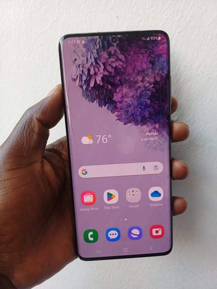 EX UK  Samsung Galaxy s20 plus 128gb rom gb ram  dual sim 6.2 inches 12mp+64.0mp 12.0mp Experience the future of smartphones with Samsung Galaxy,a powerhouse of innovation and technology.,its stunning