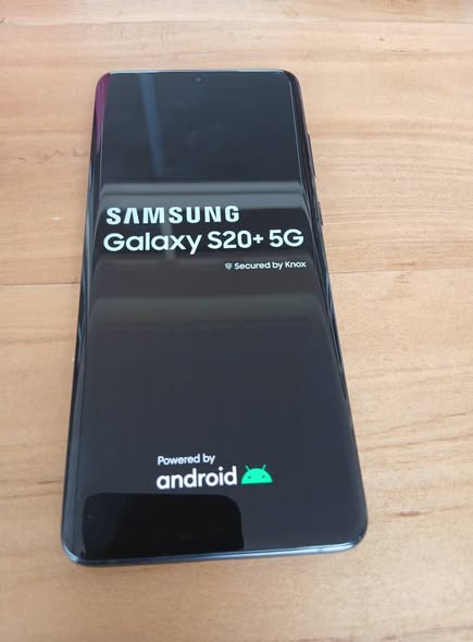 EX UK  Samsung Galaxy s20 plus 128gb rom gb ram  dual sim 6.2 inches 12mp+64.0mp 12.0mp Experience the future of smartphones with Samsung Galaxy,a powerhouse of innovation and technology.,its stunning