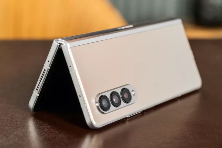 🔥 NEW SEALED! Samsung Galaxy Z Fold 3 256GB ROM 12GB RAM 5G 7.6" 12MP Triple Camera 10MP Front Camera 4400 mAh Battery Boxed 1 Year Warranty                                                          .