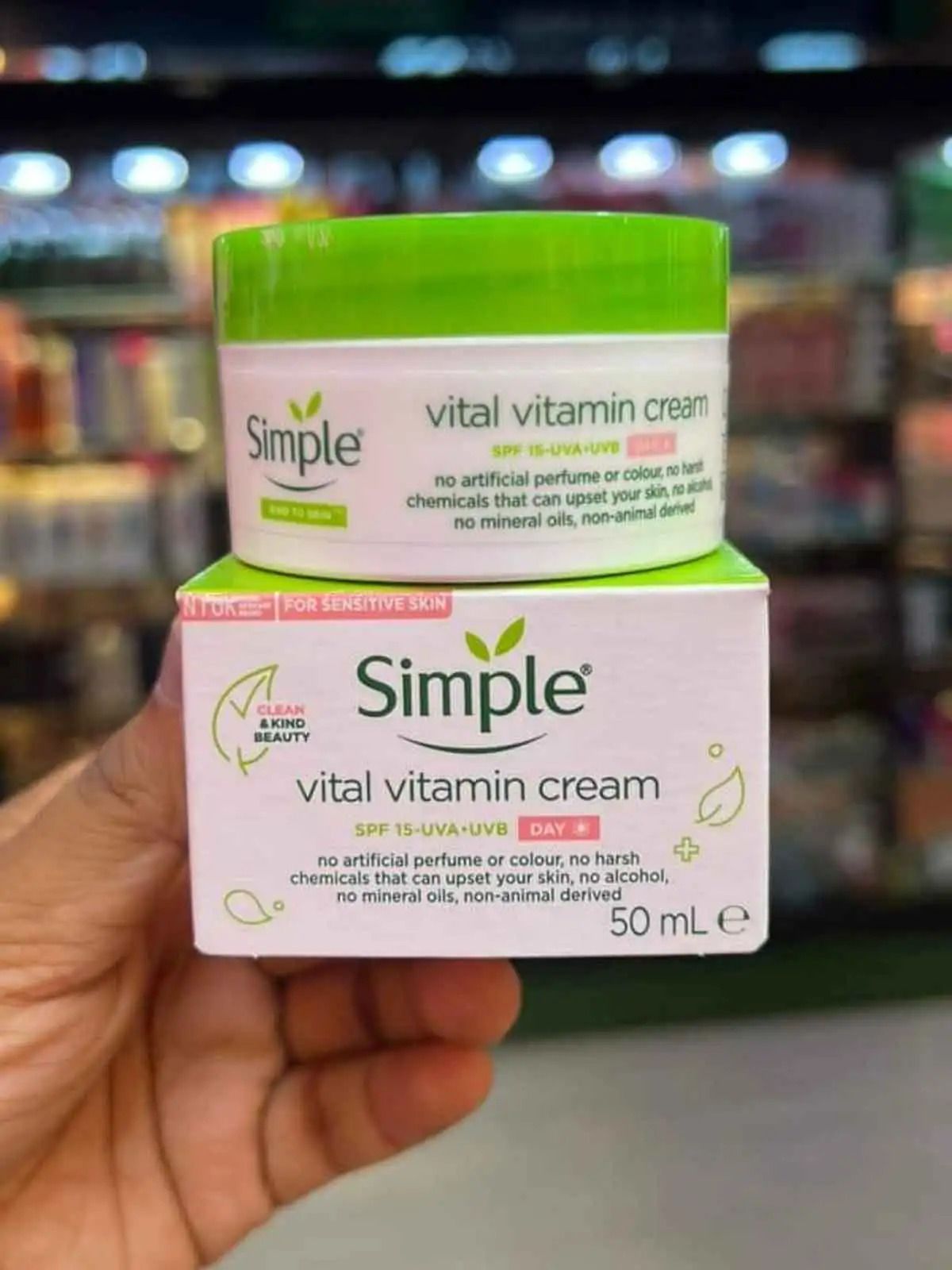 Simple Day Cream - Vital Vitamin with Sunscreen SPF 15 for protection against UVA/UVB