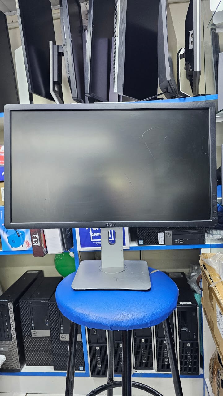 DELL COMPLETE SET CORE I5 4GB 500GB STORAGE,22 INCHES MONITOR PLUS KEYBOARD AND MOUSE
WINDOWS AND OFFICE INSTALLED AND ACTIVATED