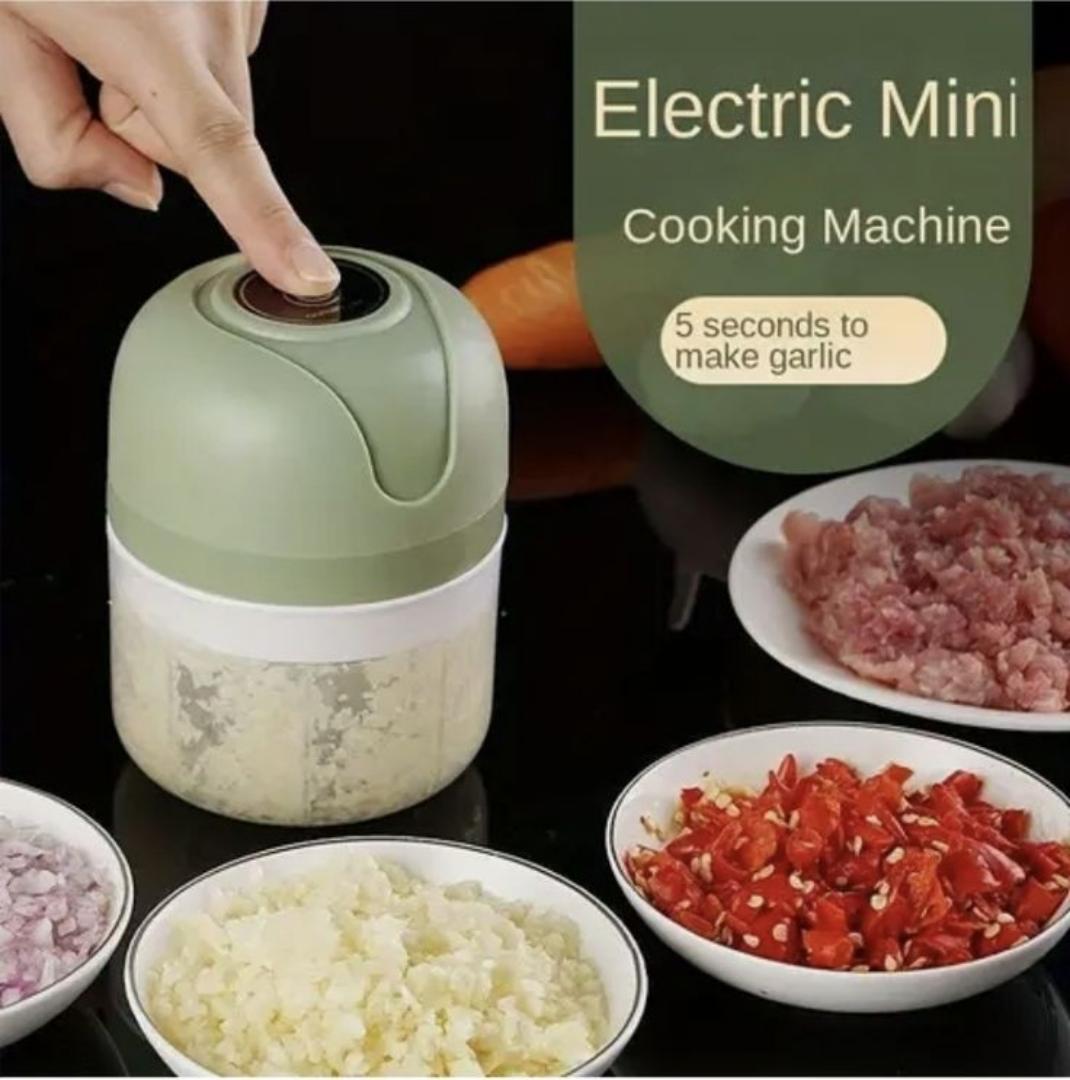 250ML Rechargeable Portable and Cordless Mini Food Processor - Stainless Steel Blade, Electric Garlic Chopper, Vegetable Chopper, Blender for Nuts, Chili, Onion, Minced Meat, and Spices