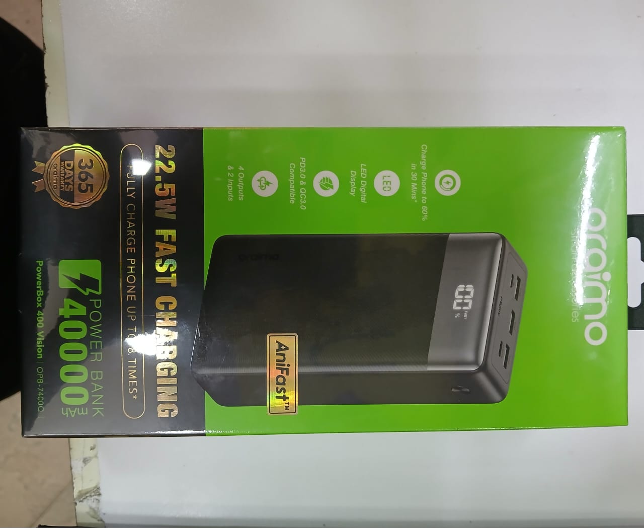 Oraimo 40000mah powerbank 22.5w fast charging LED digital display PD3.0 and QC3 compatible with 4 outputs and 2 inputs