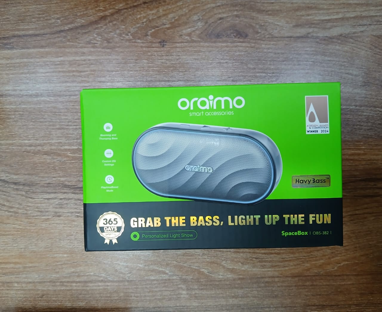 Oraimo spacebox 8W FM Wireless speaker, powerful and punchy bass with personalized light show