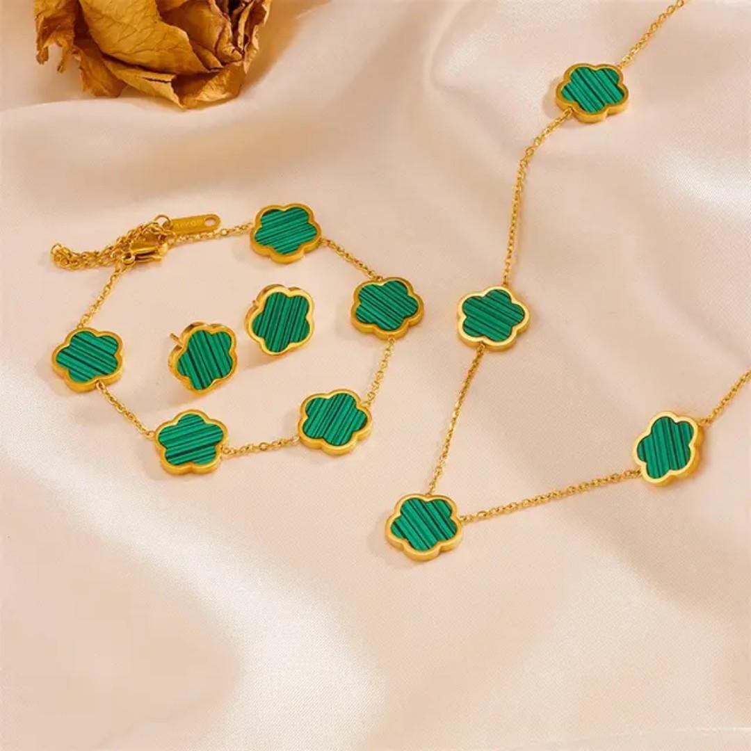 "Stunning Van Cleef Inspired Necklace and Bracelet Set: Luxurious Timeless Elegance with Exquisite Craftsmanship – Featuring Iconic Four-Leaf Clover Design, High-Quality Materials, and Sparkling Gemst