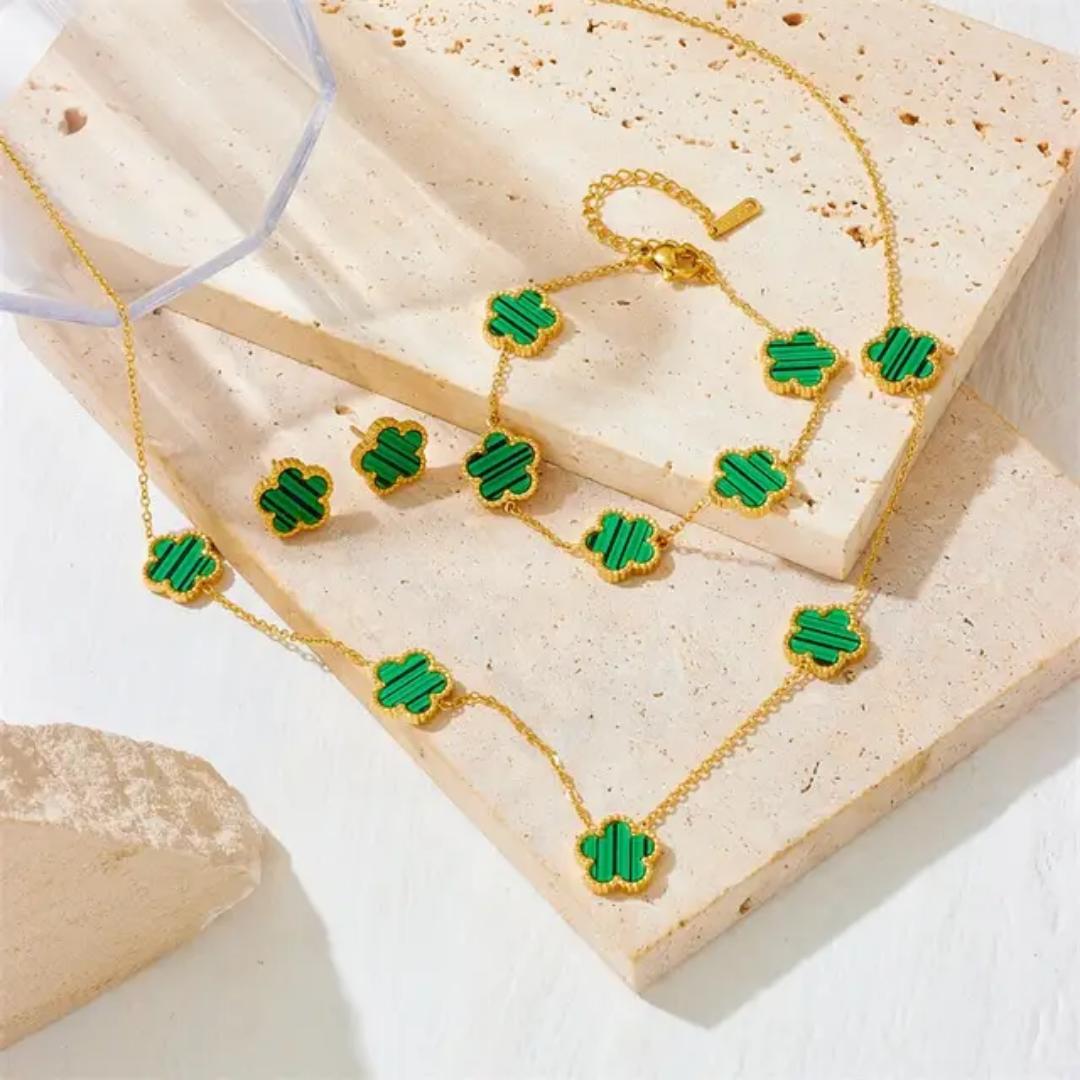 "Stunning Van Cleef Inspired Necklace and Bracelet Set: Luxurious Timeless Elegance with Exquisite Craftsmanship – Featuring Iconic Four-Leaf Clover Design, High-Quality Materials, and Sparkling Gemst