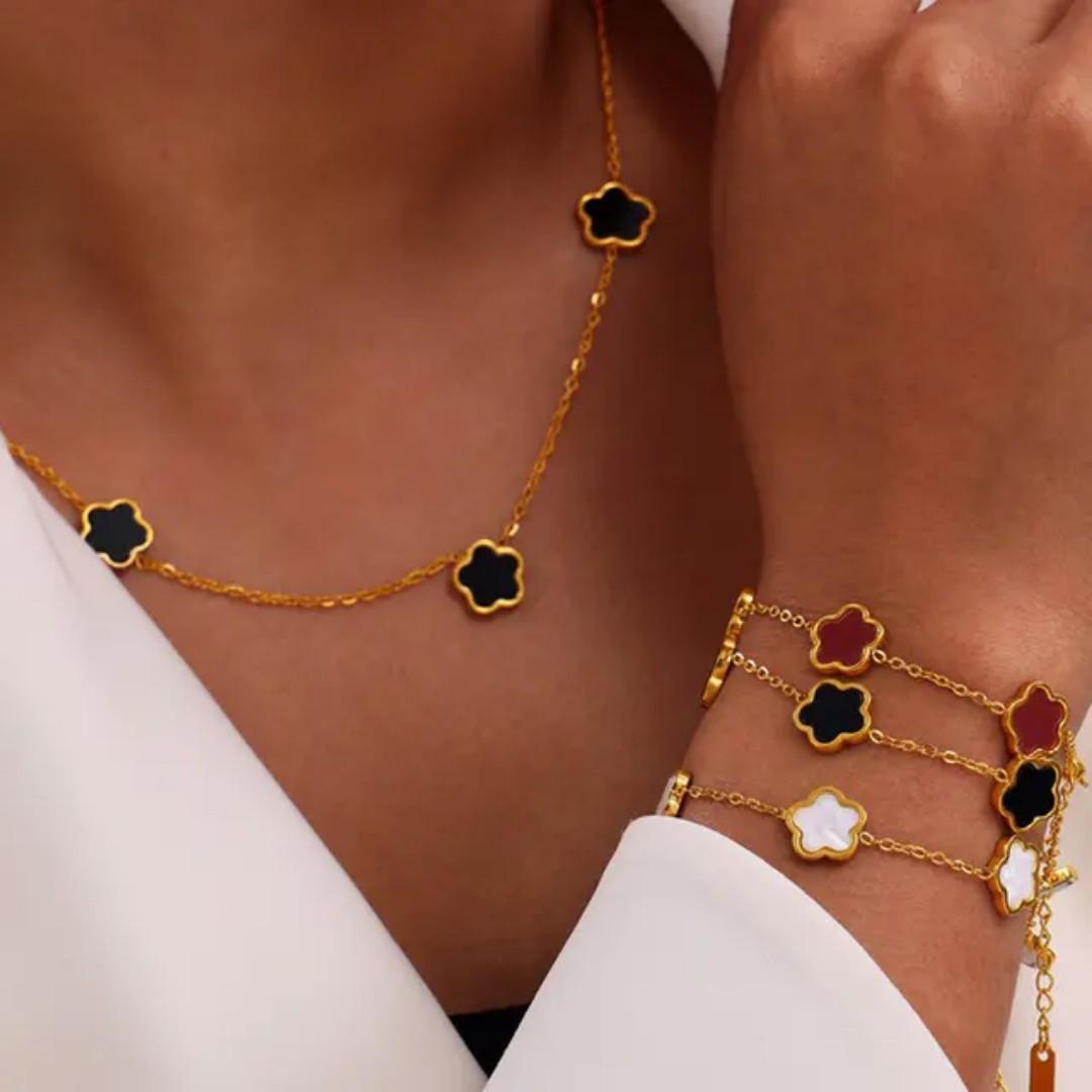 "Stunning Van Cleef Inspired Necklace and Bracelet Set: Luxurious Timeless Elegance with Exquisite Craftsmanship – Featuring Iconic Four-Leaf Clover Design, High-Quality Materials, and Sparkling Gemst