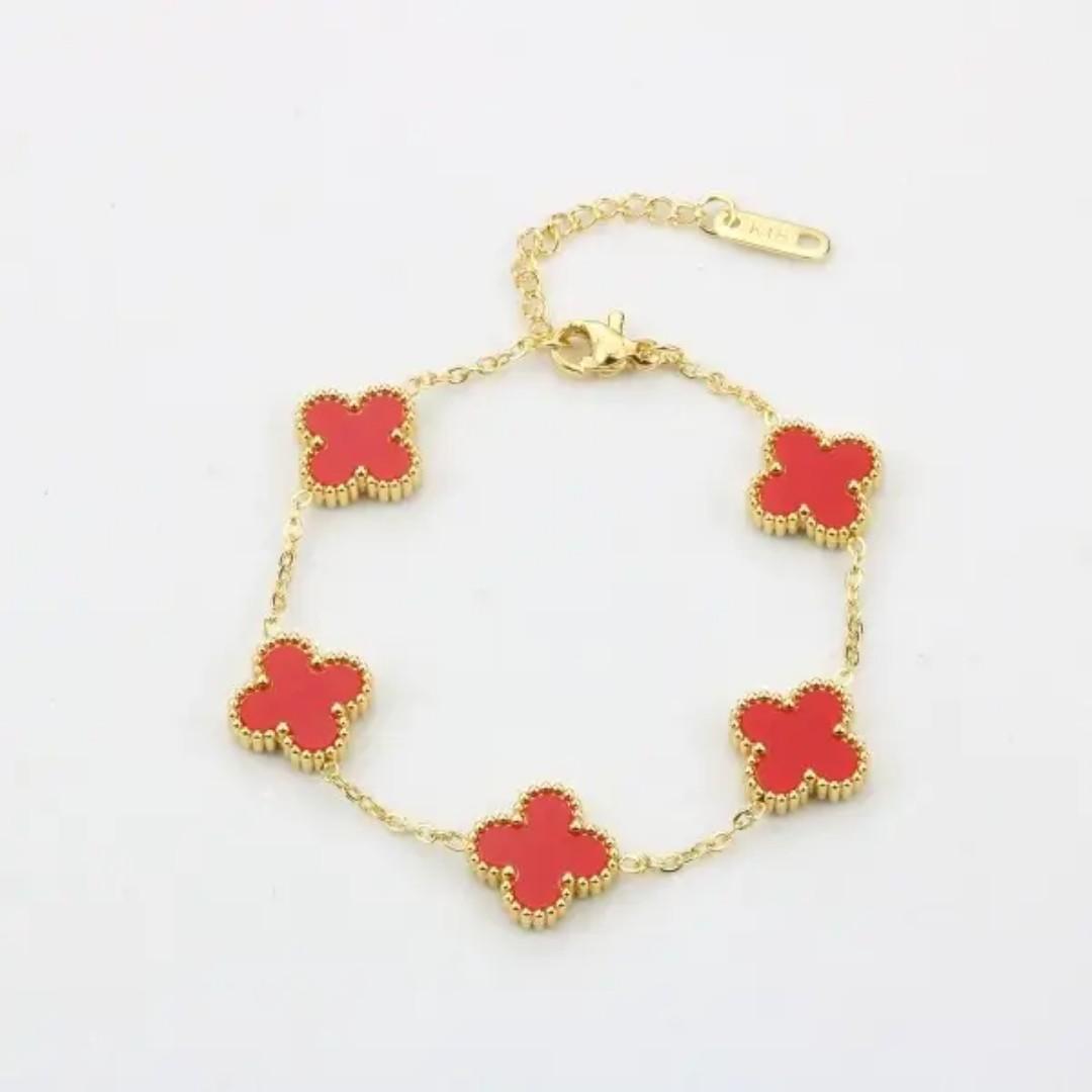 4 Clover Van Cleef Bracelet – Fashionable, Classy, Hypoallergenic, Gold-Coated Stainless Steel, Non-Tarnish, Best-Selling Accessory for Timeless Elegance and Style.