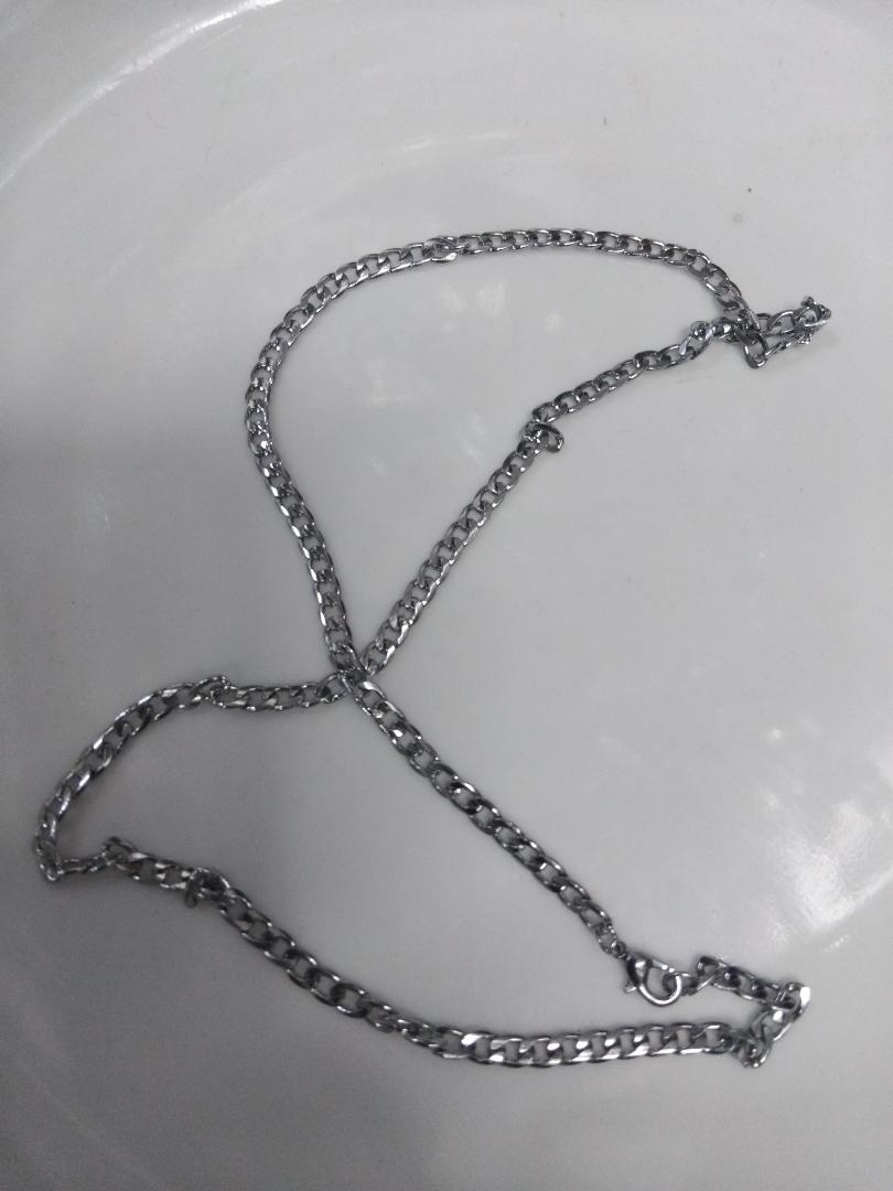 Elegant Silver Men's Chain Necklace, 30cm Long, Fashion Stainless Steel, Non-Tarnish, Metallic Design, Stylish & Durable for Daily Wear. Perfect Accessory for Modern Men's Fashion.