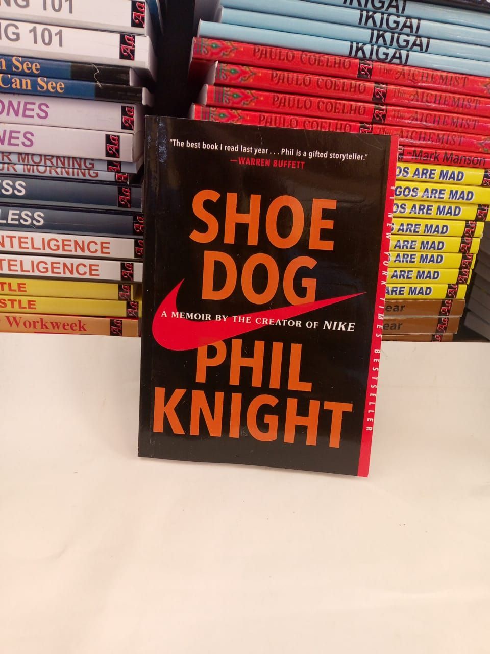 Shoe Dog: A Memoir by the Creator of Nike