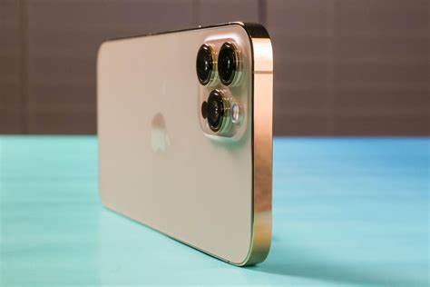 New IPHONE 12 PRO MAX IN GOLD WITH 256GB OF STORAGE. A 6.7-INCH SUPER RETINA XDR DISPLAY A PERFECTLY WORKING FACE ID AND TRUETONE ENABLED 90% BATTERY CAPACITY.