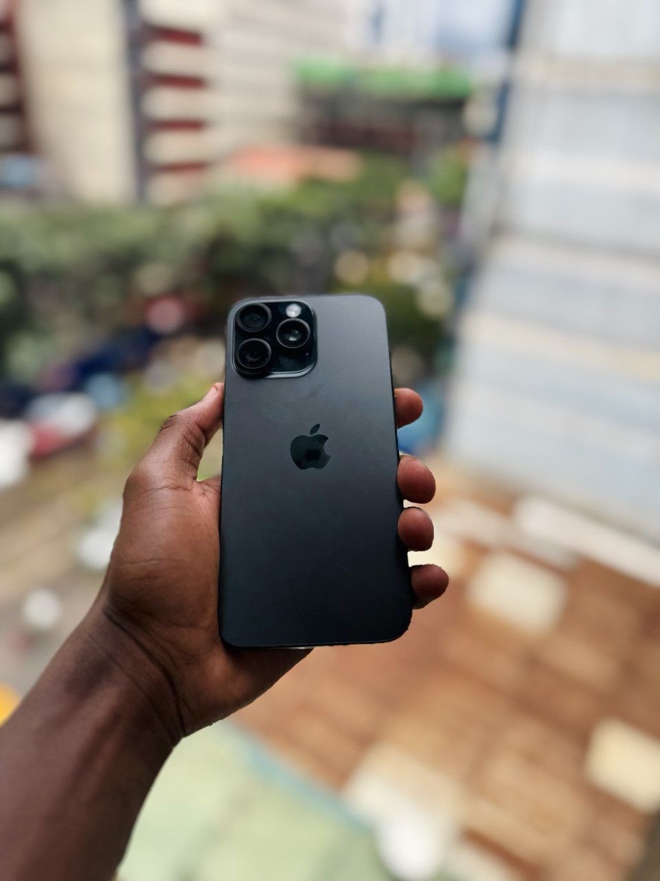 IPHONE 15 PRO MAX: TITANIUM BEAST WITH A17 PRO CHIP, 5X OPTICAL ZOOM, 48MP CAMERA, USB-C, 6.7" 120Hz OLED, 2000 NITS & 90 BH BATTERY – APPLE'S ULTIMATE FLAGSHIP