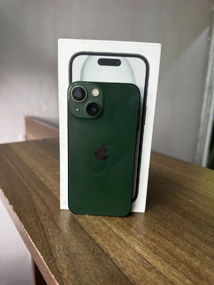 IPHONE 13 MINI RAM 4GB ROM 128GB PACKS A15 BIONIC, 5.4" SUPER RETINA OLED, DUAL 12MP CAMERAS, 5G & IP68 IN A POCKET-SIZED 141G BEAST – TINY BUT MIGHTY!