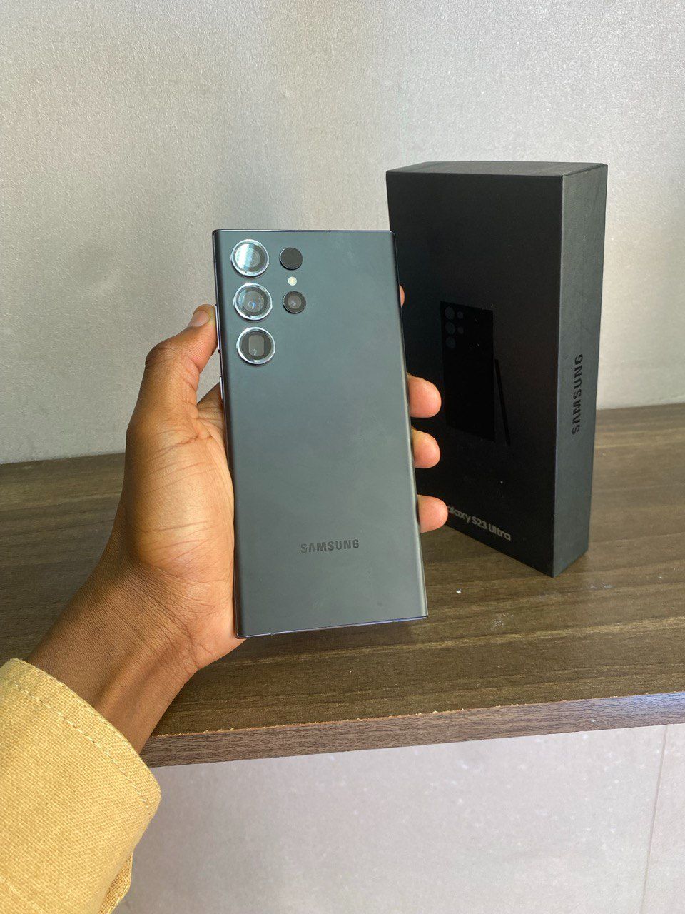 THE SAMSUNG GALAXY S23 ULTRA A 6.8-INCH DYNAMIC AMOLED 2X DISPLAY 120HZ REFRESH RATE, POWERED BY THE SNAPDRAGON 8 GEN 2 CHIPSET. ITS 200MP QUAD-CAMERA 8K VIDEO RECORDING AND 100X SPACE ZOOM. 5,000MAH