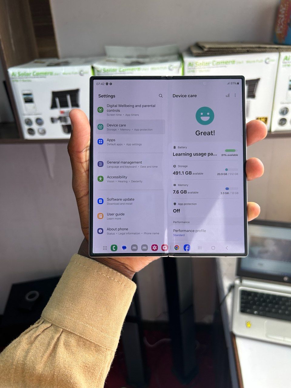 THE SAMSUNG GALAXY Z FOLD 6—A LIGHTER, MORE POWERFUL FOLDABLE MASTERPIECE FEATURING A TITANIUM FRAME, 7.6" DYNAMIC DISPLAY, SNAPDRAGON 8 GEN 3 SPEED, PRO CAMERAS, AND REVOLUTIONARY  AI.