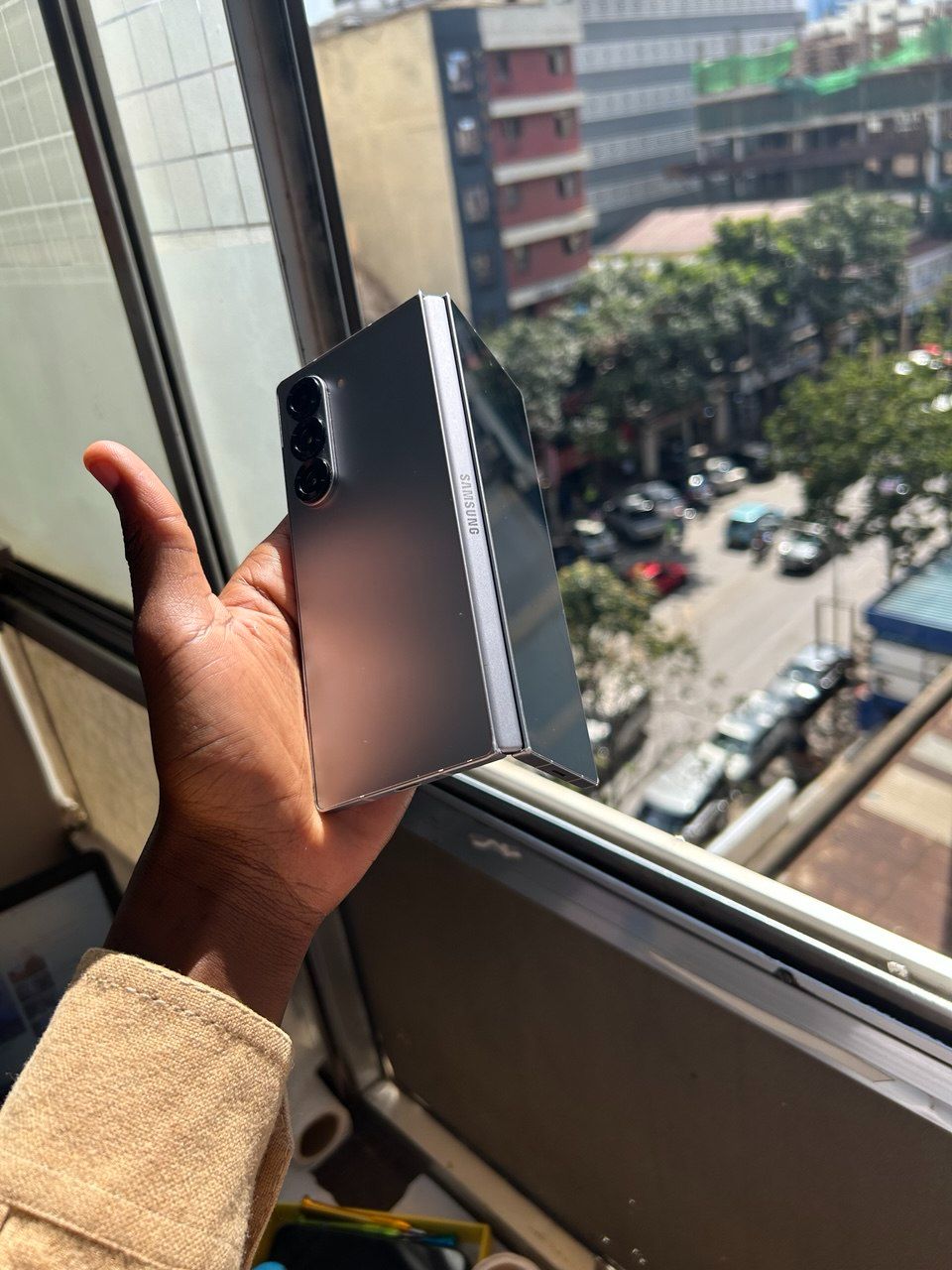 THE SAMSUNG GALAXY Z FOLD 6—A LIGHTER, MORE POWERFUL FOLDABLE MASTERPIECE FEATURING A TITANIUM FRAME, 7.6" DYNAMIC DISPLAY, SNAPDRAGON 8 GEN 3 SPEED, PRO CAMERAS, AND REVOLUTIONARY  AI.