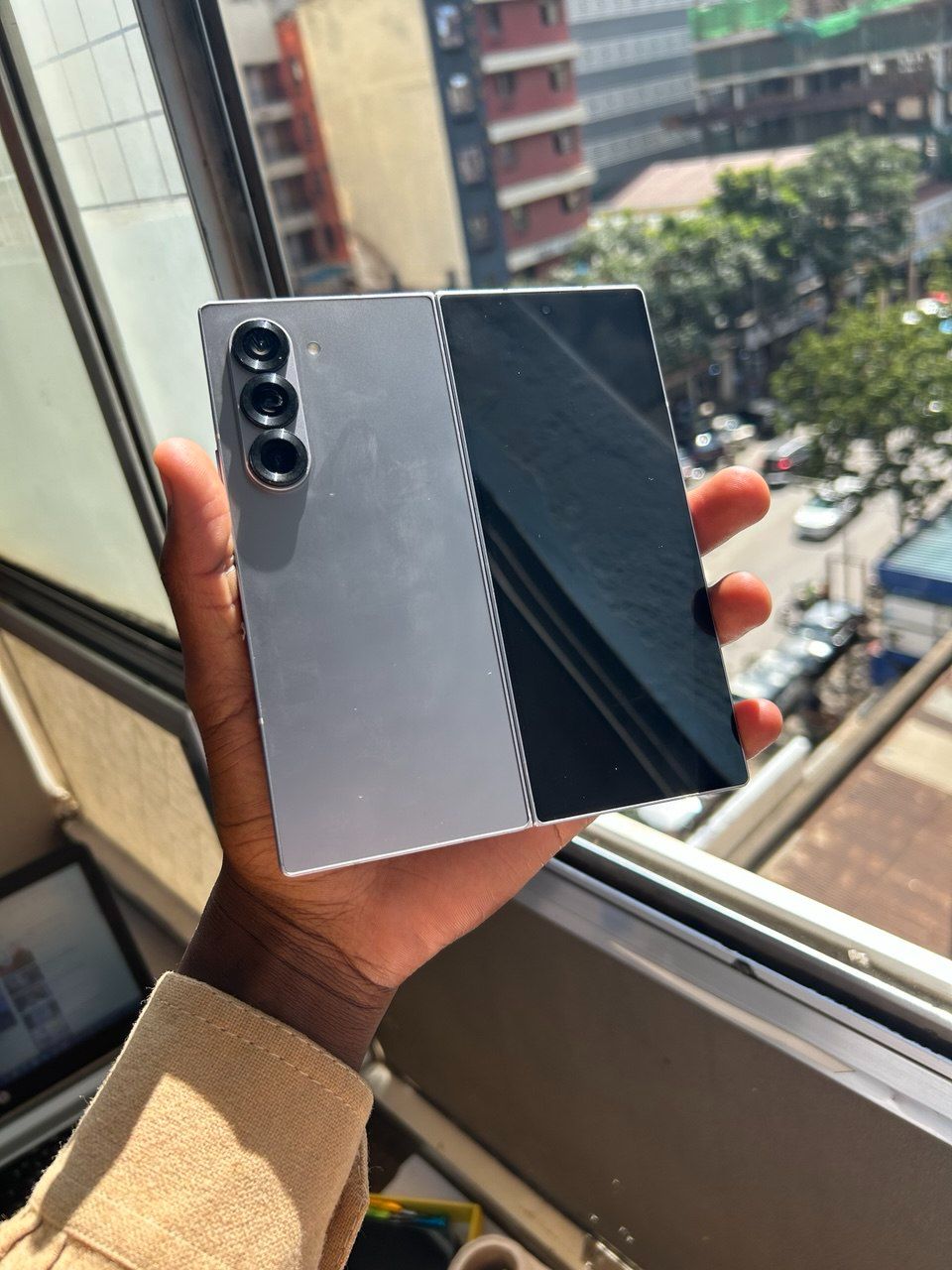 THE SAMSUNG GALAXY Z FOLD 6—A LIGHTER, MORE POWERFUL FOLDABLE MASTERPIECE FEATURING A TITANIUM FRAME, 7.6" DYNAMIC DISPLAY, SNAPDRAGON 8 GEN 3 SPEED, PRO CAMERAS, AND REVOLUTIONARY  AI.