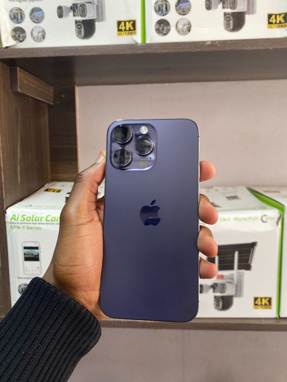 IPHONE 14 PRO MAX –256GB ROM 85% BATTERY HEALTH - REDEFINING BRILLIANCE: STUNNING ALWAYS-ON DISPLAY, GAME-CHANGING DYNAMIC ISLAND, CINEMATIC 48MP PHOTOGRAPHY, & NEXT-LEVEL POWER