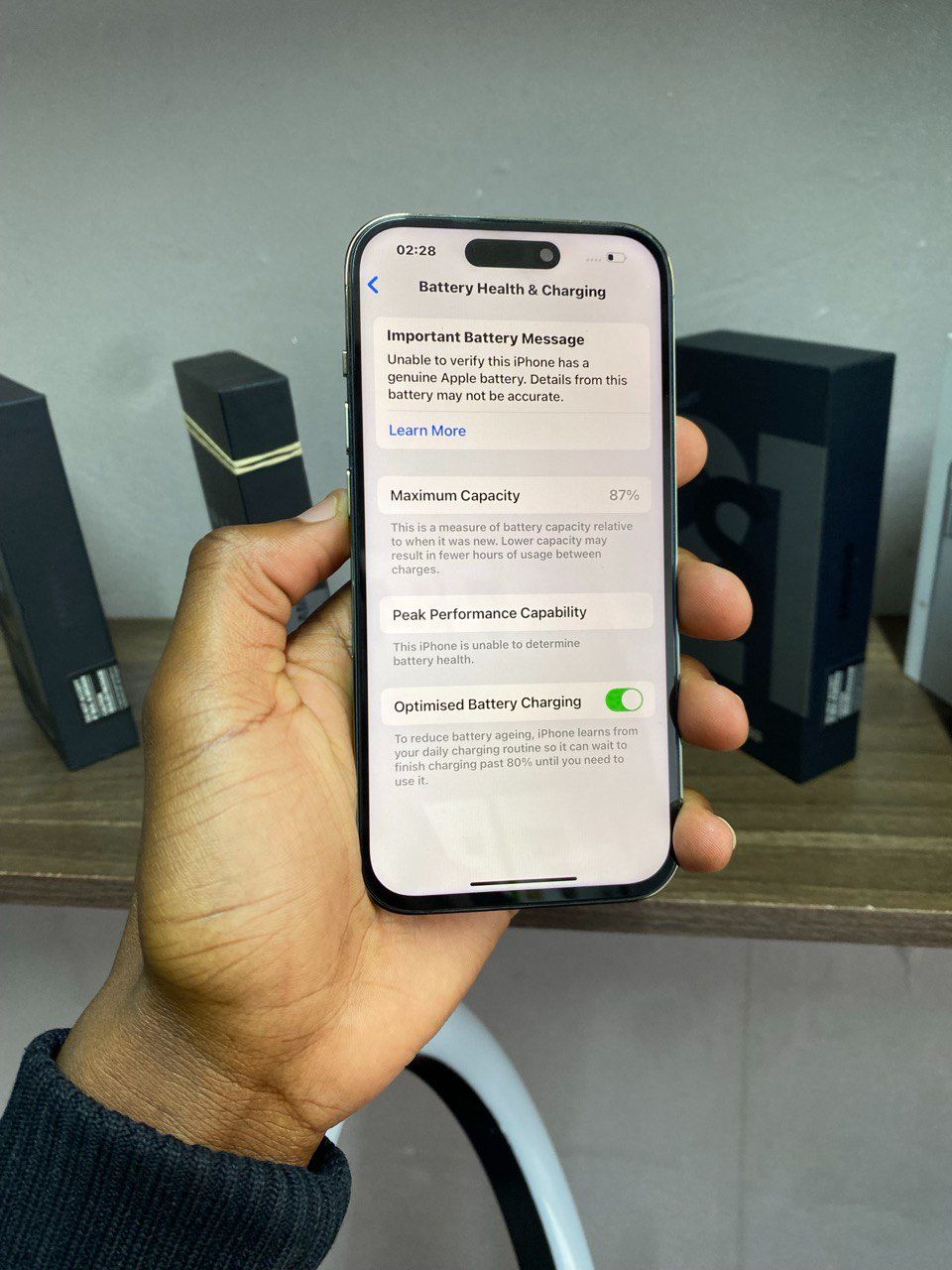 IPHONE 14 PRO 256GB ROM 6 GB RAM 87% BH. 48MP MAIN SENSOR NEW DYNAMIC ISLAND ON A 6.I INCH XDR SCREEN DISPLAY.