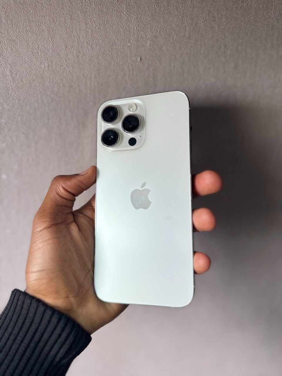 Brand New Condition iPhone 14 Pro Max - 100% Original Battery Health, Factory Unlocked, Pristine Display, All Features Working Perfectly.