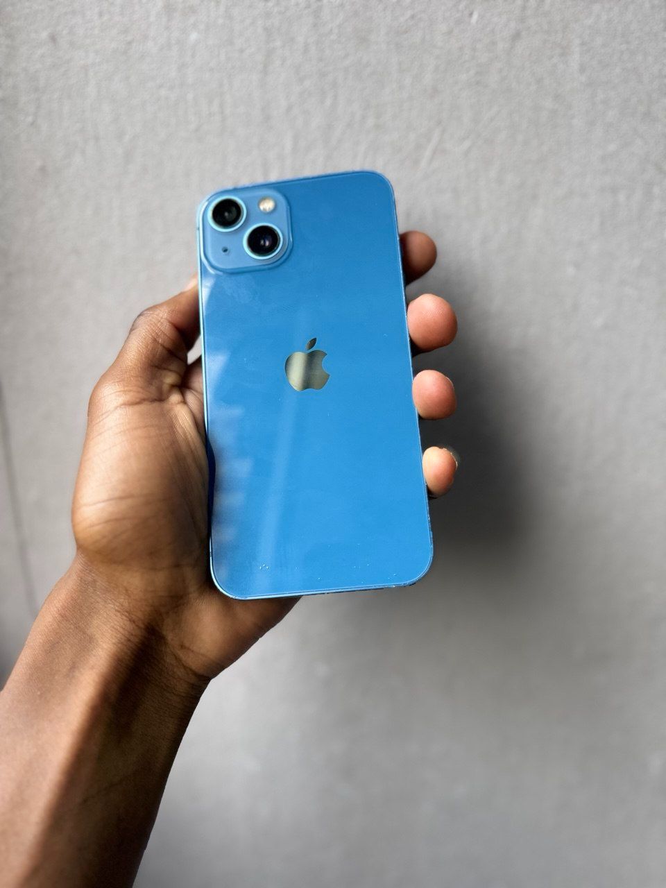 Excellent iPhone 13 – Strong 88% Battery Health, Gorgeous 6.1" OLED Display, Blazing Fast A15 Chip, Professional Dual Camera System – Looks & Works Like New