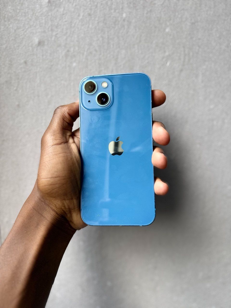 Excellent iPhone 13 – Strong 88% Battery Health, Gorgeous 6.1" OLED Display, Blazing Fast A15 Chip, Professional Dual Camera System – Looks & Works Like New