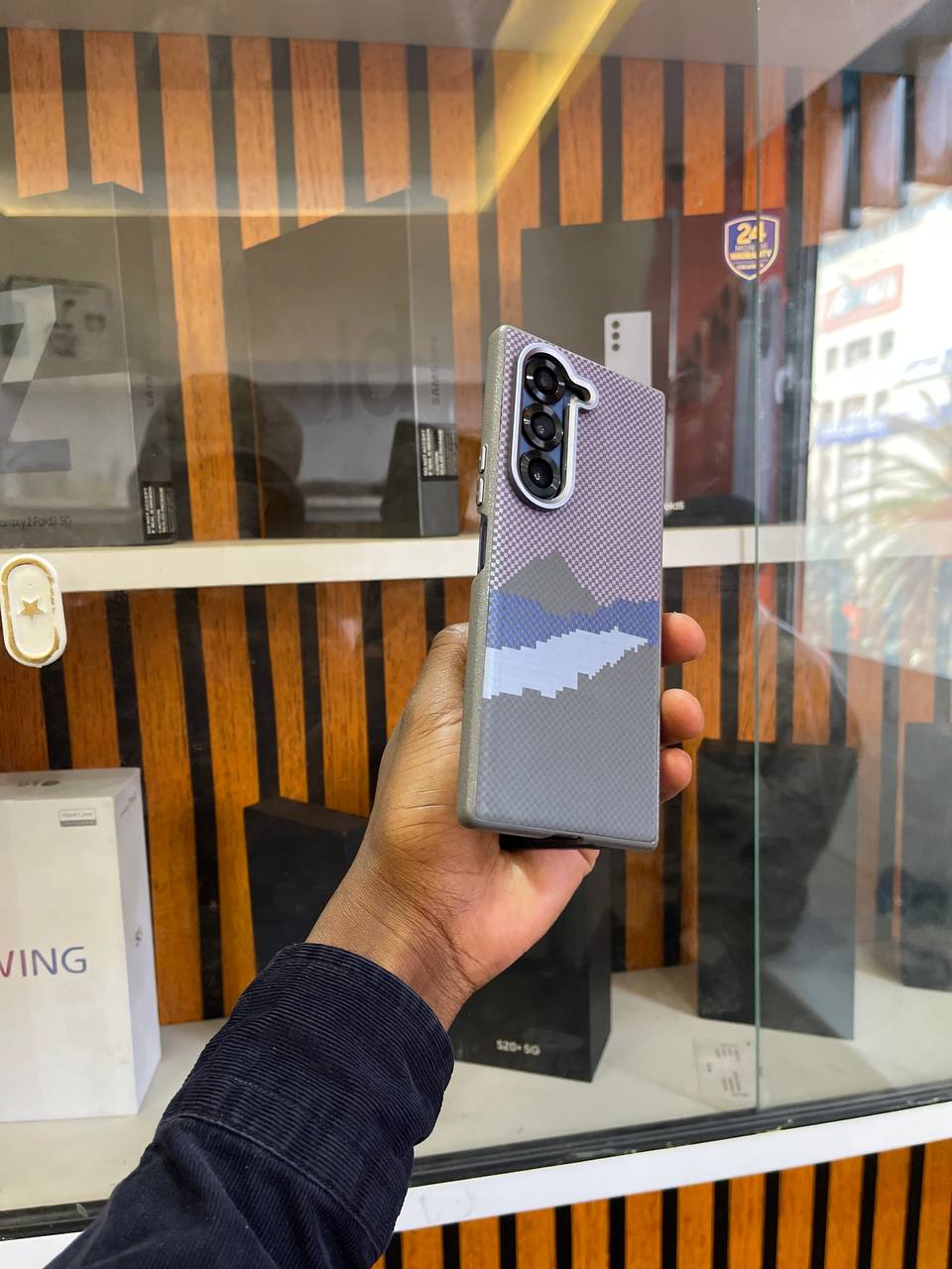 GALAXY Z FOLD 6 FOLDABLE PHABLET WITH 7.6″ MAIN + 6.3″ COVER DISPLAY, 12GB RAM 256GB STORAGE, SNAPDRAGON 8 GEN 3 SPEED, MULTITASKING GALAXY AI, TRIPLE CAMERAS, S PEN SUPPORT, 4400 mAh BATTERY.