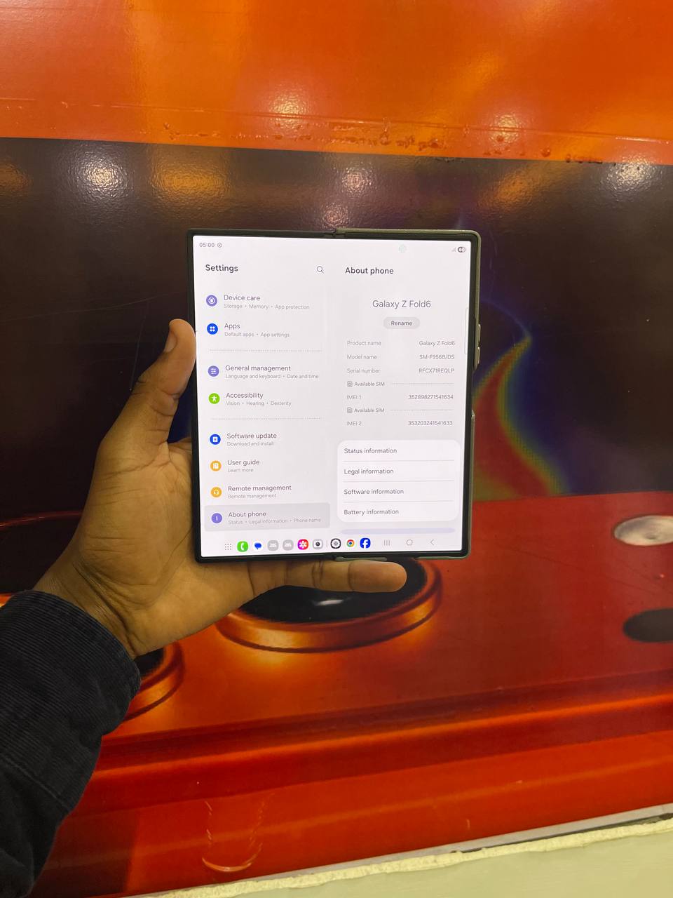 GALAXY Z FOLD 6 FOLDABLE PHABLET WITH 7.6″ MAIN + 6.3″ COVER DISPLAY, 12GB RAM 256GB STORAGE, SNAPDRAGON 8 GEN 3 SPEED, MULTITASKING GALAXY AI, TRIPLE CAMERAS, S PEN SUPPORT, 4400 mAh BATTERY.