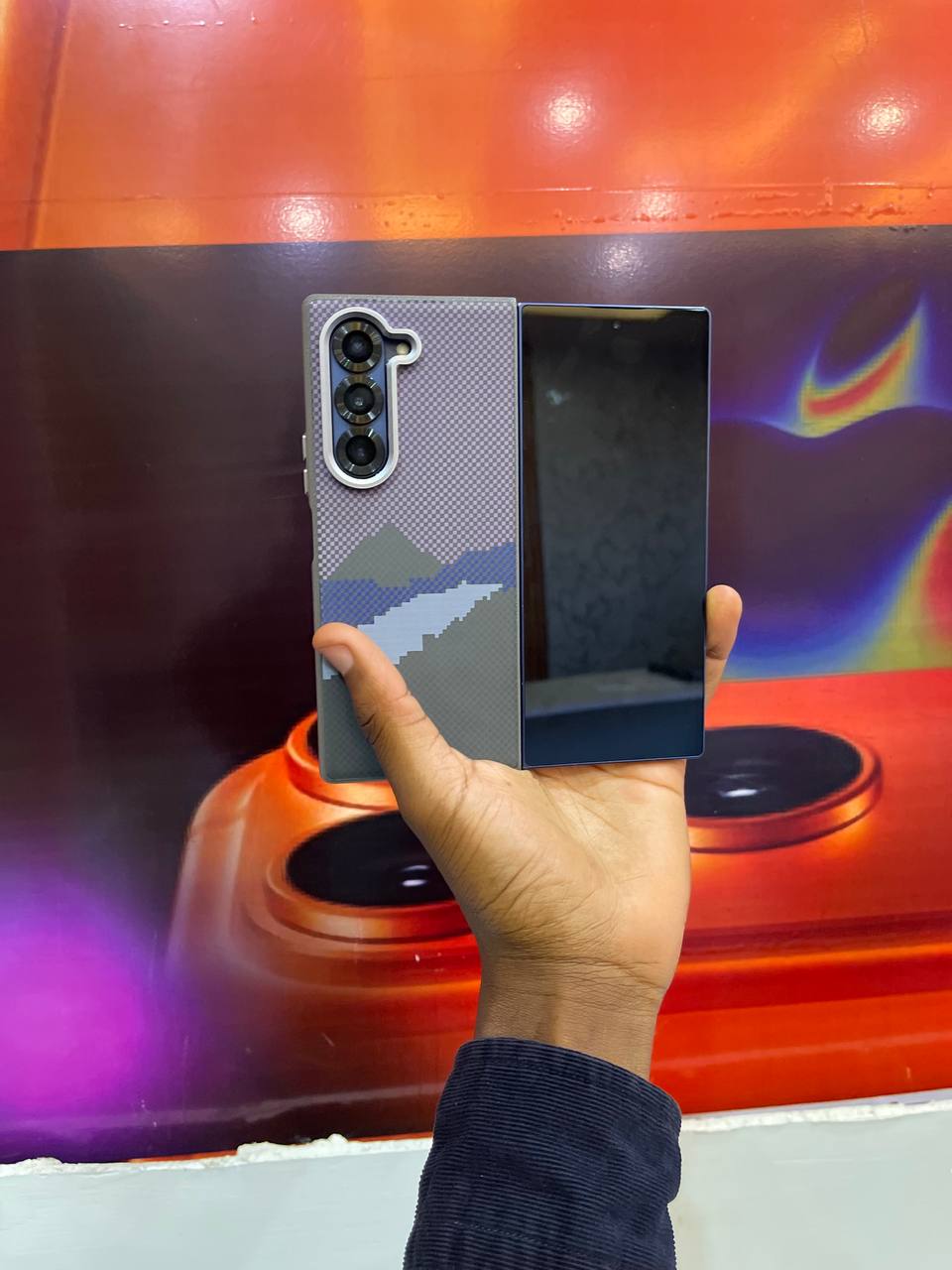 GALAXY Z FOLD 6 FOLDABLE PHABLET WITH 7.6″ MAIN + 6.3″ COVER DISPLAY, 12GB RAM 256GB STORAGE, SNAPDRAGON 8 GEN 3 SPEED, MULTITASKING GALAXY AI, TRIPLE CAMERAS, S PEN SUPPORT, 4400 mAh BATTERY.