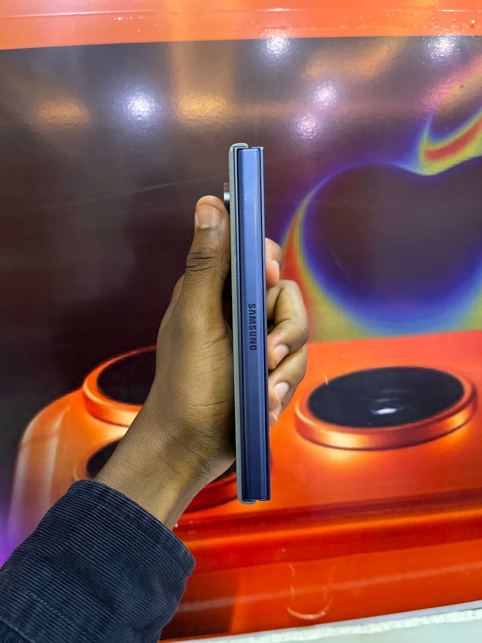 GALAXY Z FOLD 6 FOLDABLE PHABLET WITH 7.6″ MAIN + 6.3″ COVER DISPLAY, 12GB RAM 256GB STORAGE, SNAPDRAGON 8 GEN 3 SPEED, MULTITASKING GALAXY AI, TRIPLE CAMERAS, S PEN SUPPORT, 4400 mAh BATTERY.