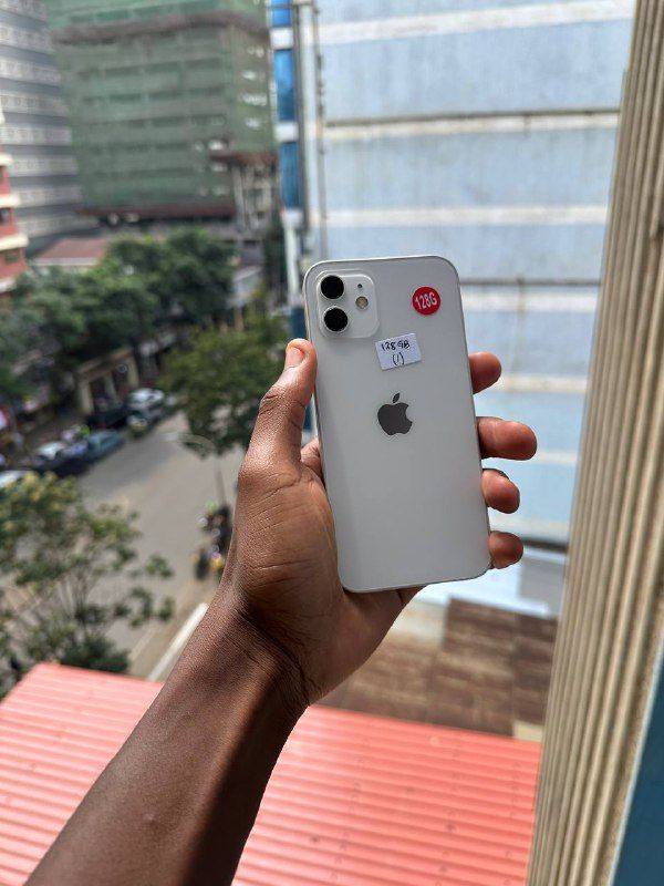 THE Apple iPhone 12 128GB FEATURES A 6.1-INCH SUPER RETINA OLED DISPLAY, A14 BIONIC CHIP, DUAL 12MP CAMERAS, 5G CONNECTIVITY, FACE ID, AND STRONG BATTERY FOR SMOOTH ALL-DAY PERFORMANCE.